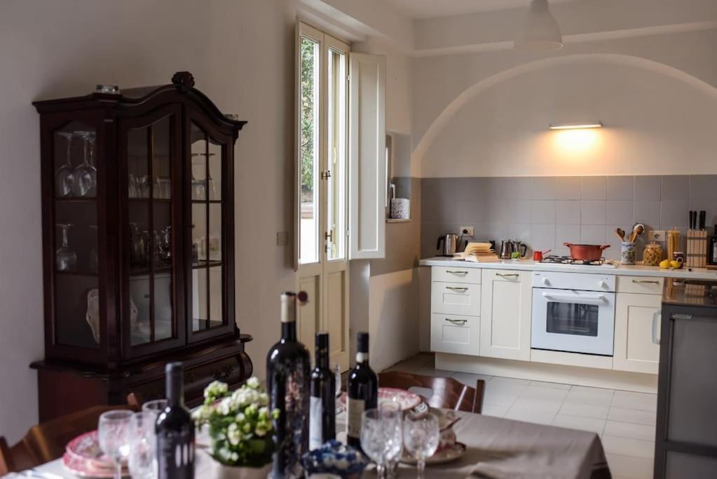 Cozy Apartment With Private Garden - City Center - Florence Exterior photo
